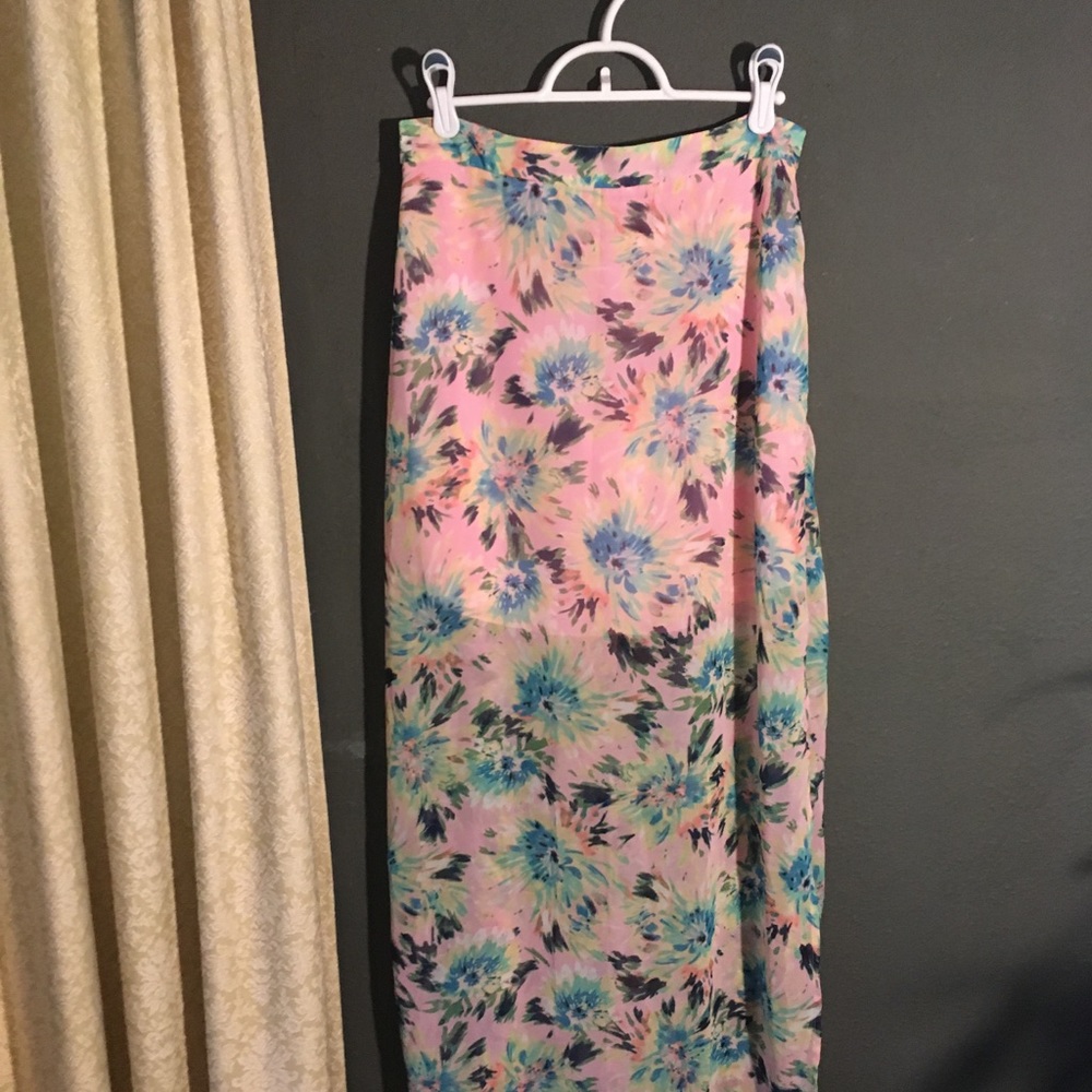 Lush pink skirt